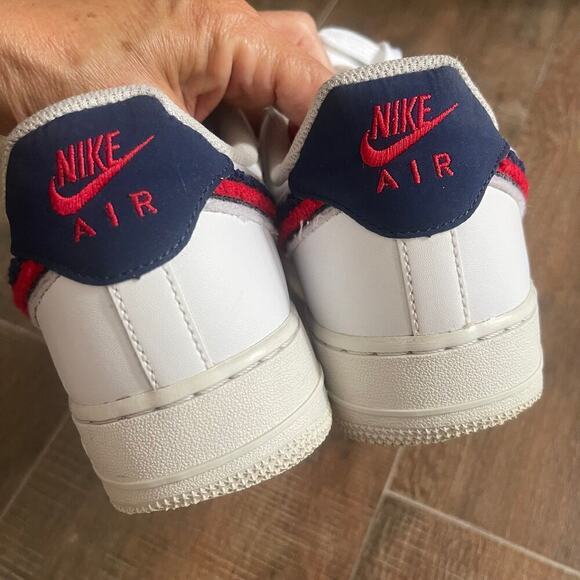 Nike Air Force 1 07' LV8 Chenille Swoosh 823511-106 White /Red/Blue Men's Size 8 - Picture 7 of 10